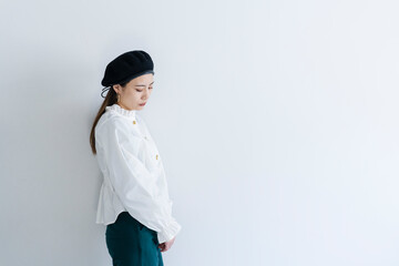 知的でクールな女性
