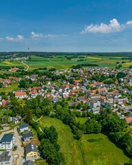 Luftbild von Adelsried im nördlichen Landkreis Augsburg
