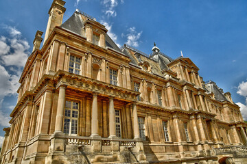 Fototapeta na wymiar Maisons Laffitte; France - june 18 2022 : the castle