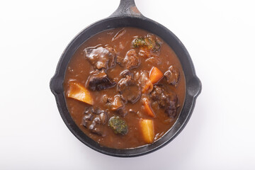 ビーフシチュー　(牛すね肉)