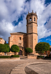 Fototapeta na wymiar Baños de la Encina, un pueblo de Jaén situado al este de Sierra Morena. Con su castillo de origen árabe, sus iglesias y su gastronomía, lo hacen un pueblo maravilloso.