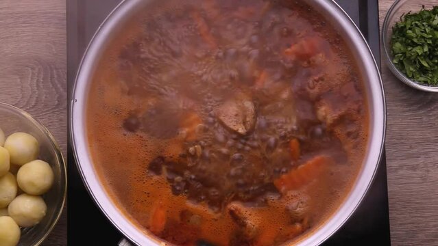 Meat burgundy cooking principle step by step