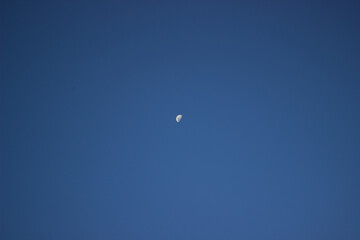 Cielo nocturno con la luna cuarto menguante, Jujuy , Argentina. Night sky with third quarter moon.