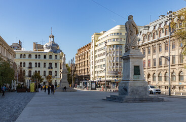 Obraz premium University Square - Statue of Gheorghe Lazăr and Statue of Spiru Haret