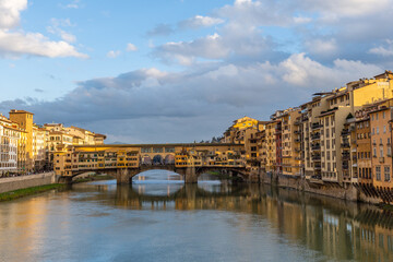 Naklejka premium Ponte vecchio in Florence, Italy.