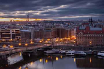 Fototapeta premium dawn over the historic center of Prague