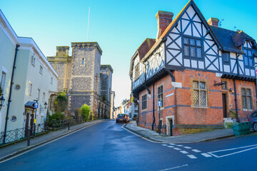 UK, Arundel, 02.02.2023:  small streets and buildings of Arundel town centre