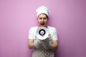 guy housewife in an apron and a hat shouts into a megaphone on a pink background, chef announces...