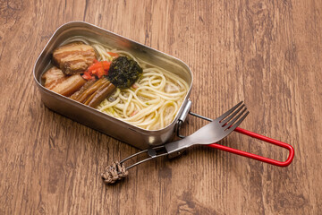 沖縄そば　Soba noodles with boiled pork from Okinawa