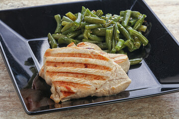 Grilled turkey steak with green bean