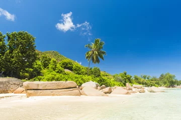 Gartenposter Anse Takamaka beach on Praslin Island in Seychelles © Fyle