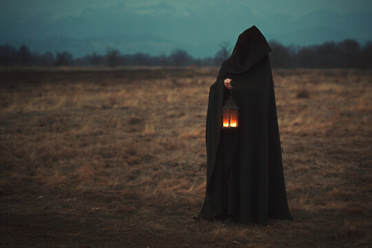 Dark hermit in a desolate land