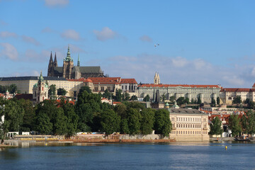 Obraz premium charles bridge and city castle