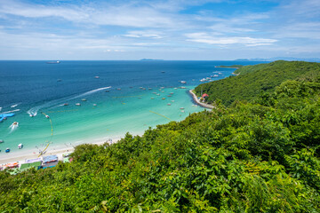 Naklejka premium Beautiful view of Tawaan beach in Kohlarn near Pattaya, Thailand