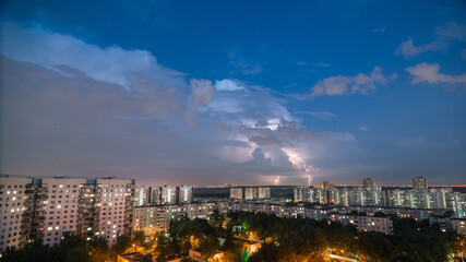 Obraz premium lightning strike in a city