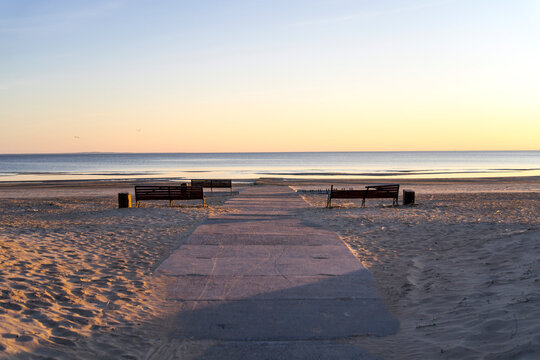 Sunset i\on the beach