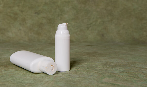 Mod&egrave;le de mock up cosm&eacute;tique blanc