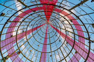 Adornos de la Navidad en la ciudad