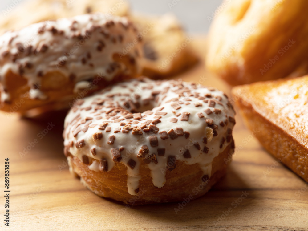 Sticker Peanut and Cream Topping Donuts