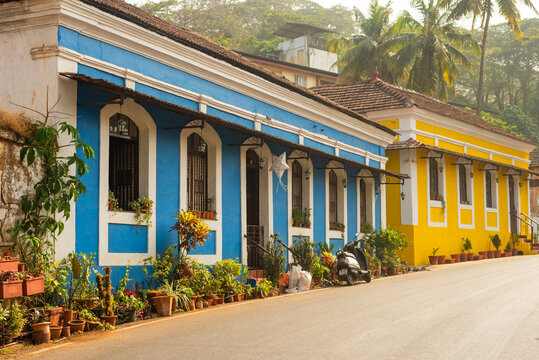 Vintage walls and windows windows of Goan houses in Fontainhas Panaji, Goa. Places to visit in Goa when on vacation.
