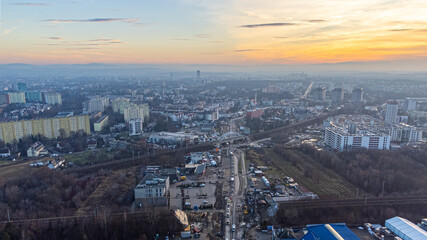 Panorama Krakowa podczas zachodu słońca. Prądnik Czerwony zachód słońca. Panorama miasta