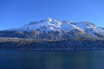 Obraz premium lake in the mountains