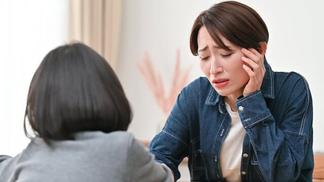 子どもの勉強が上手くいかない親子のイメージ	動画