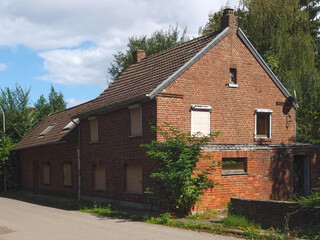Fototapeta na wymiar Abandoned house in Lützerath near Erkelenz, Germany, due to lignite mining