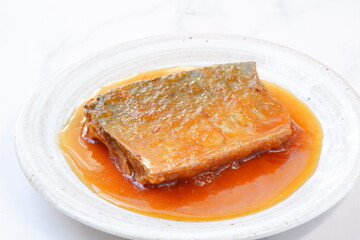 三枚おろしにした新鮮なサバをじっくり煮込んだ、鯖の大根おろし煮