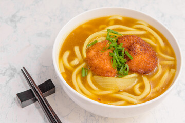 カツカレーうどん