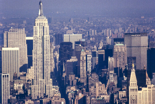 Manhattan skyline in 80's from WTC rooftop,New York City,ワールドトレードセンターからのマンハッタン眺望