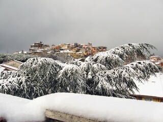 Paese innevato
