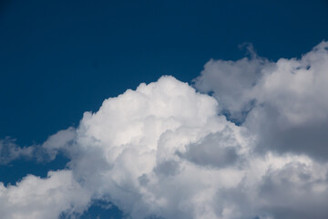 Fototapeta na wymiar Cielo y nubes