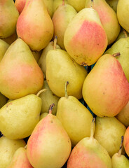 pears on market