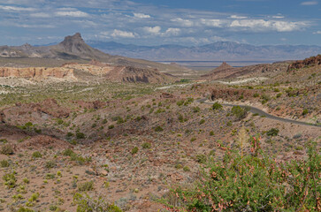 Arizona desert and Thimble Butte view from Sitgreaves Pass on historic Route 66 between Oatman and Kingman (Mohave county, AZ)