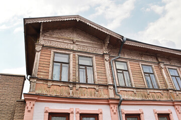 Fototapeta na wymiar Old wooden house (in which I. Morgilevsky lived) in Kyiv, Ukraine