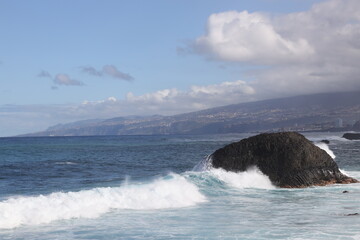 Brandung an der Nordküste von Teneriffa