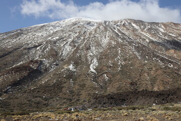 El Teide Im Dezember 2022 teilweise mit Schnee bedeckt