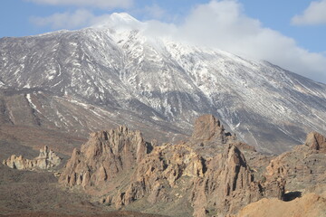 El Teide Im Dezember 2022 teilweise mit Schnee bedeckt