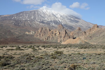 El Teide Im Dezember 2022 teilweise mit Schnee bedeckt