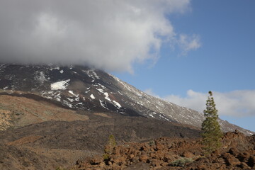 El Teide Im Dezember 2022 teilweise mit Schnee bedeckt