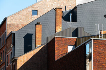 Haus-Mauerwerk und Schattenspiel