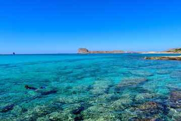 Fototapeta premium Blick von der Balos Bucht auf die Insel Gramvousa, Kreta (Griechenland) 
