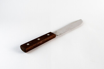 Cuchillo en fondo blanco