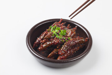 Food eaten by soaking red pepper in soy sauce, soybean paste, or red pepper paste.