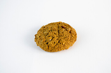 Galleta de avena en fondo blanco