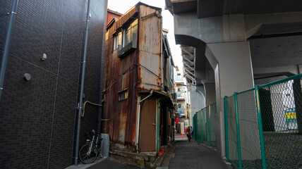 狭小住宅の入口