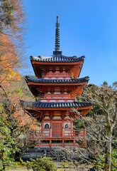 京都、三室戸寺の三重塔