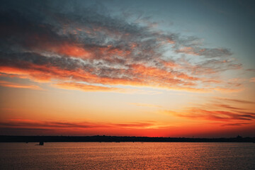 Obraz premium Beautiful sunrise on the river bank, place for fishing