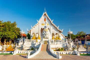 Lampang, Thailand. Wat Chiang Rai Temple on a sunny day - obrazy, fototapety, plakaty